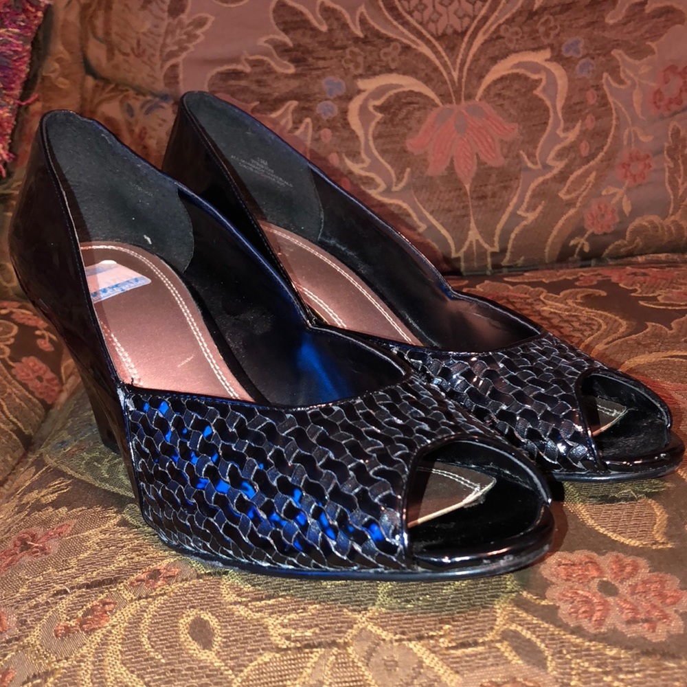 iMPO Black Textured Open Toe Wedges